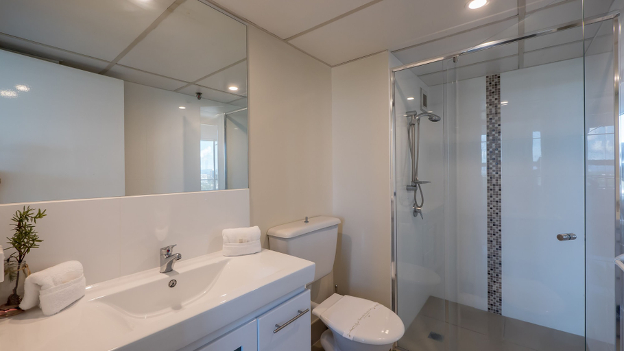 Bathroom 5, Waterways Luxury Apartments, Gold Coast