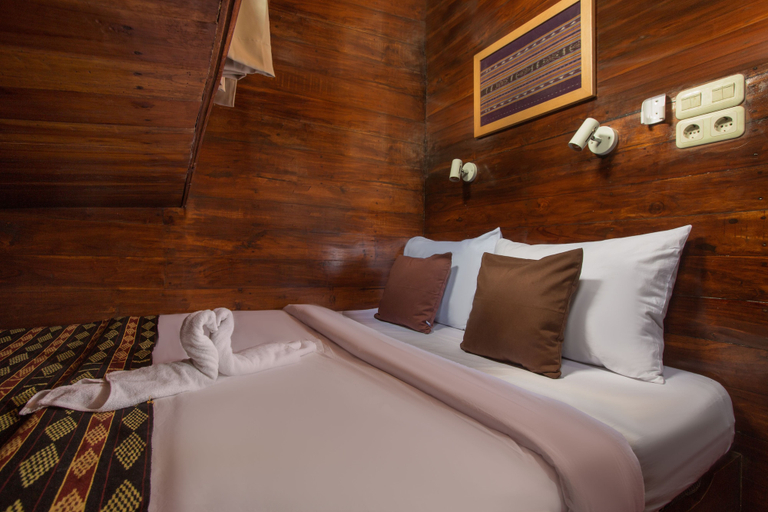 Bedroom 1, Plataran Phinisi Ambasi, a Luxury Private Cruise, West Manggarai