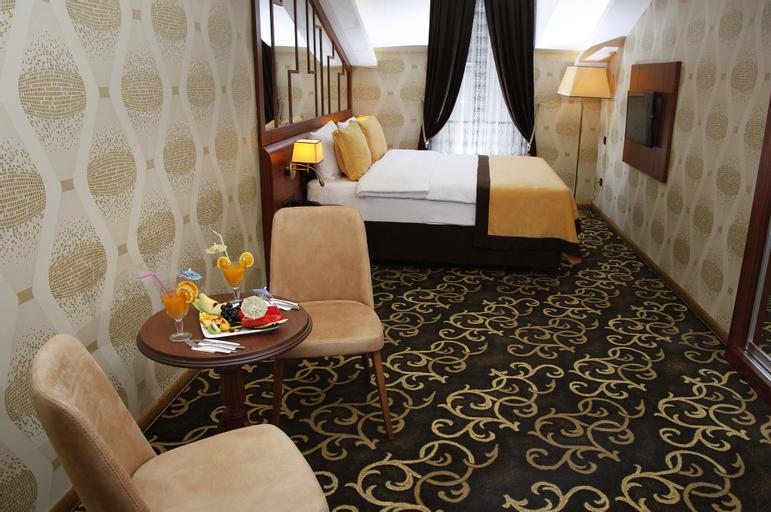 Grand Vuslat Hotel, Merkez