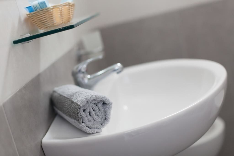 Bathroom 5, Hotel Platinum, Rimini