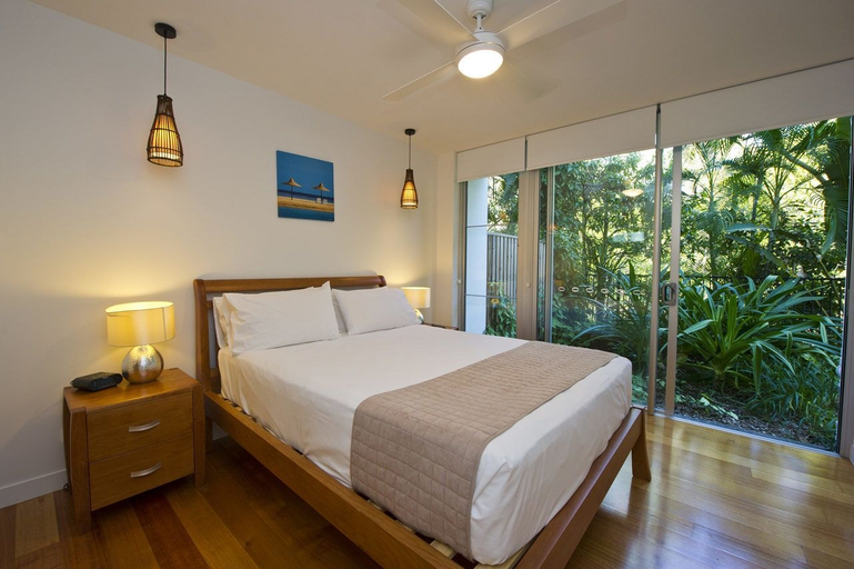Bedroom 3, Maggies Beachfront Apt. 2, Magnetic Island