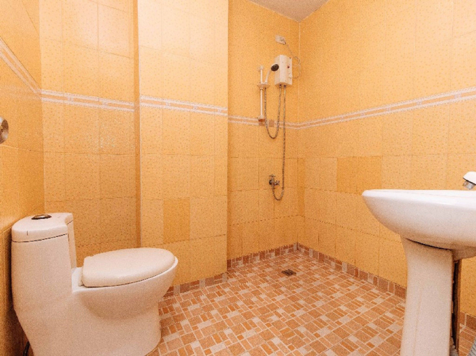 Bathroom 5, Getz Hotel, Manila City