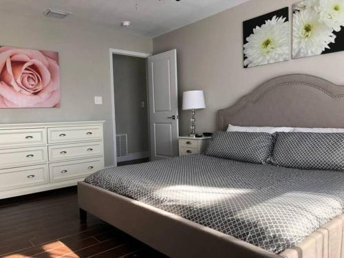 Parsley · (P) NEW! Luxury, Near Disney & Universal. Sleep 9, Orange