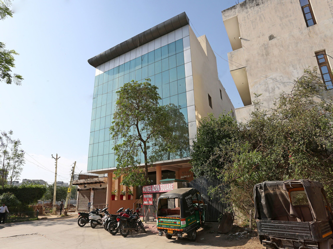 OYO 8536 Azad Square, Gurgaon
