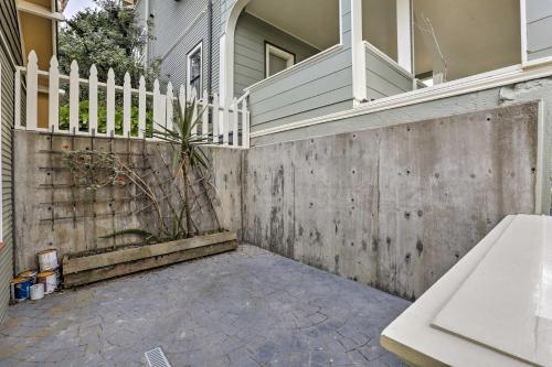Cozy Pacifica Apt with Patio- Walk 2 Blocks to Beach!, San Mateo