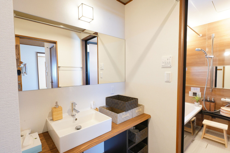 Bathroom 12