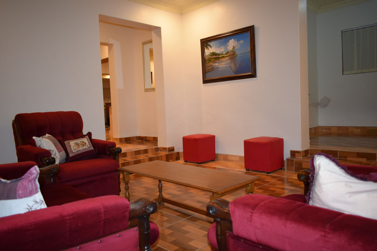 Grey Oak Holiday House, Bulawayo