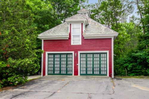 Amato Carriage House, Upper Level, Windsor