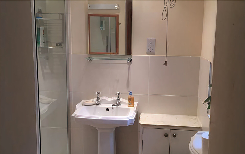 Bathroom 3, Silverstone Grand Prix, Northamptonshire