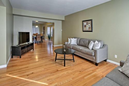Luxe St Louis Home in Central West End By SLU, WU, Saint Louis