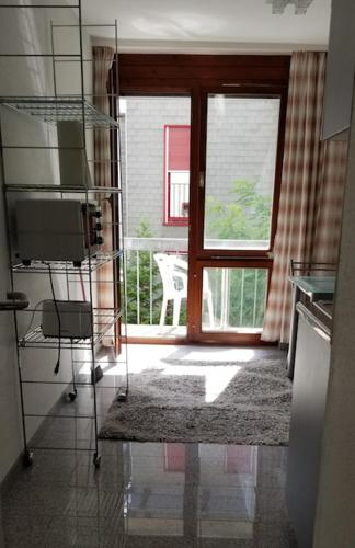 HSH - Modern & nice 1 Bedroom Studio with separate Kitchen and balcony - Zurich City, Zürich