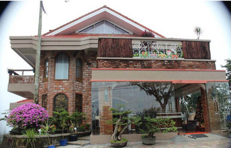 F8 Bed and Breakfast, Tagaytay City