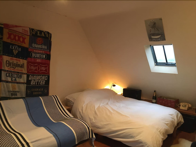 Bedroom 2, Silverstone Grand Prix, Northamptonshire