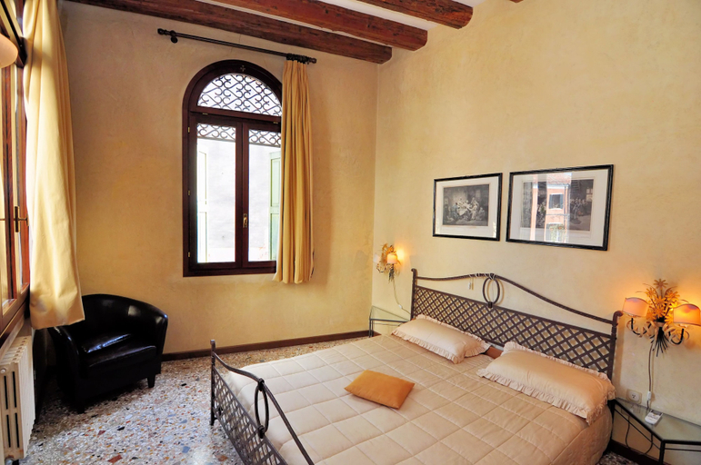 Bedroom 4, Casa Dei Pittori Venice Apartments, Venezia