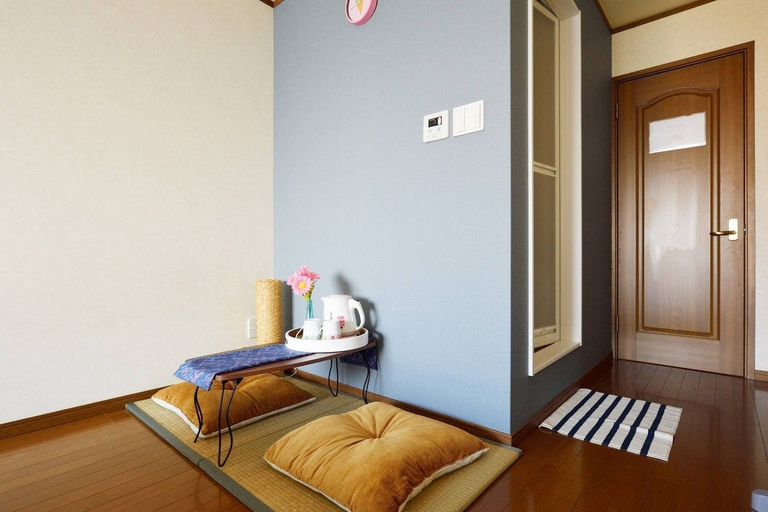 Others 5, Raku House, Osaka