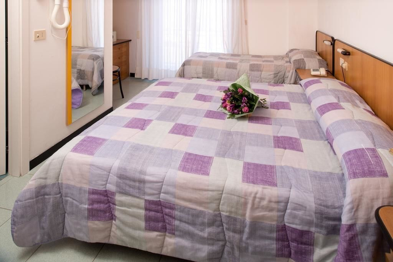 Hotel Crocenzi,