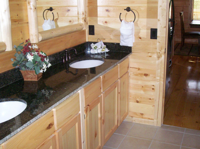 Bathroom, White Oak Lodge & Resort, Sevier