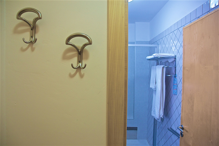 Bathroom 5, Hotel Teti, Lecce
