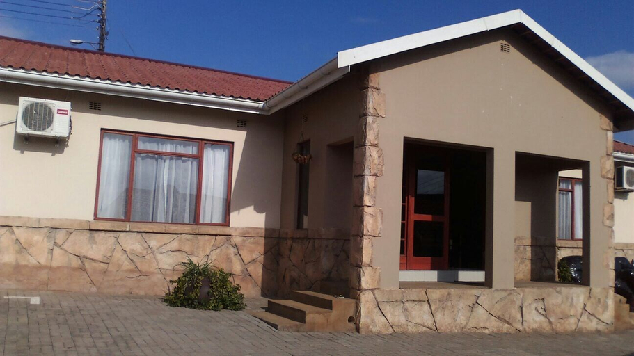Big Five Guest House, O.R.Tambo