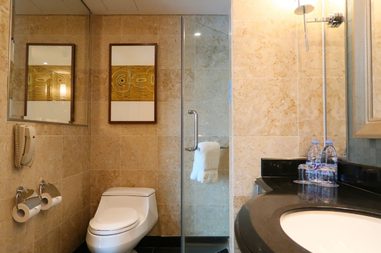 Bathroom 11