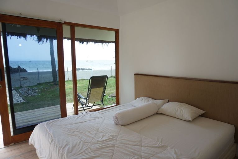 Legon Pari Beach Resort, Sukabumi