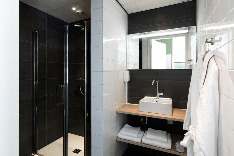 Bathroom 4, Parkzicht, Eindhoven