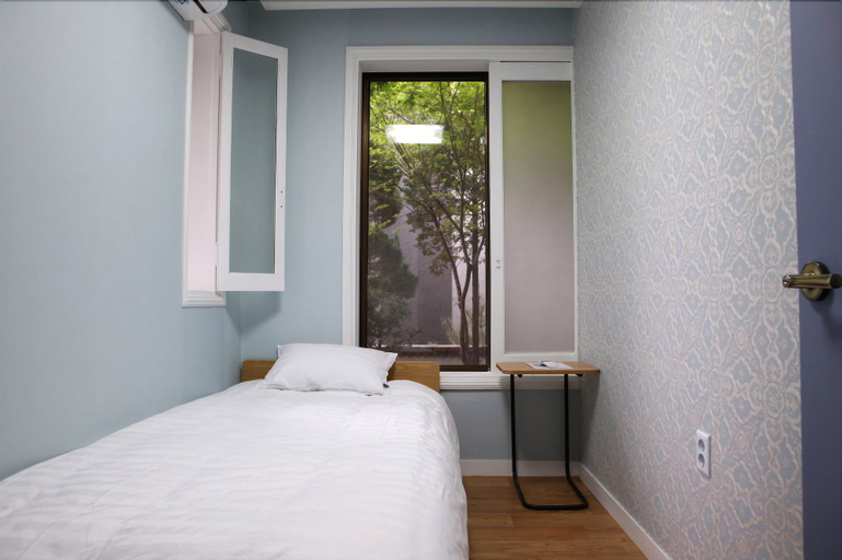 Bedroom 3, 24 Guesthouse Gangnam Center, Gangnam