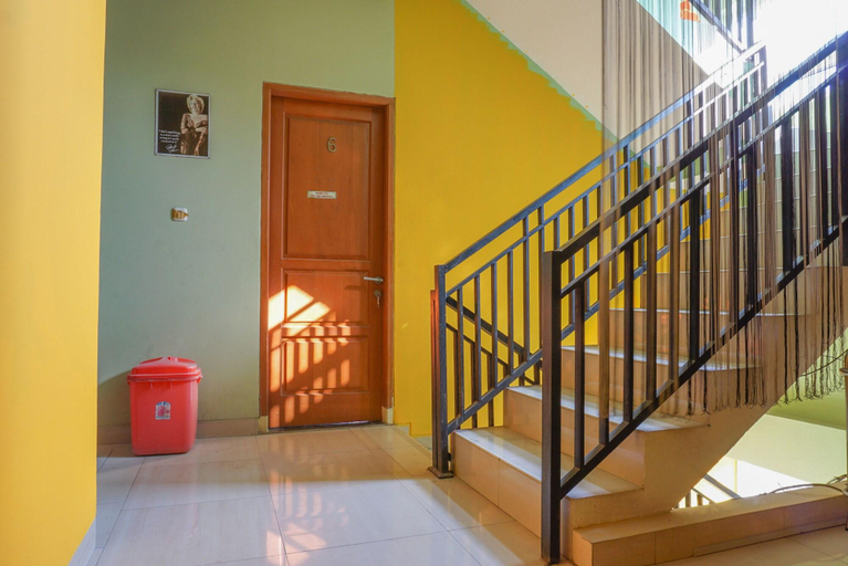 Public Area 3, RedDoorz near Kemang Square, Jakarta Selatan