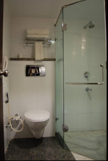 Bathroom 5, Hotel Taj Resorts, Agra