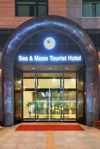 Sea & Moon Tourist Hotel, Jung