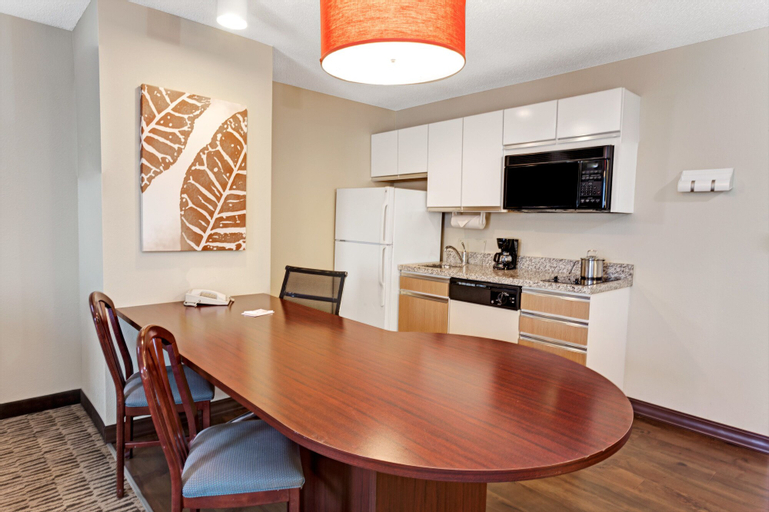 Dining Room 16