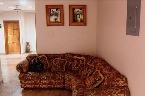 Hotel San Francisco, Gracias