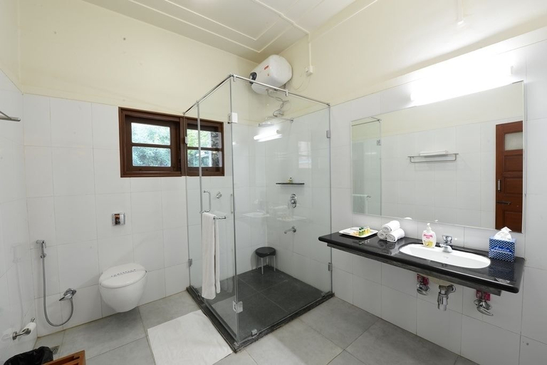 Bathroom 4, Sunderban, Pune