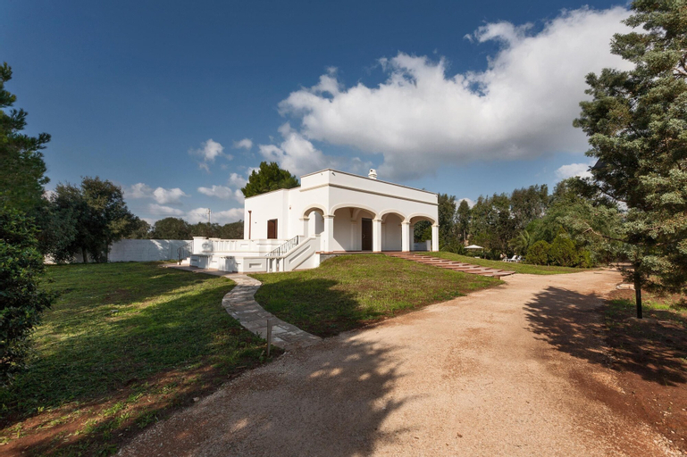 Villa Aura, Lecce