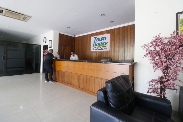 RedDoorz Premium @ Bukit Damai Indah, Balikpapan