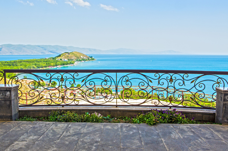 Cross Sevan Villa,