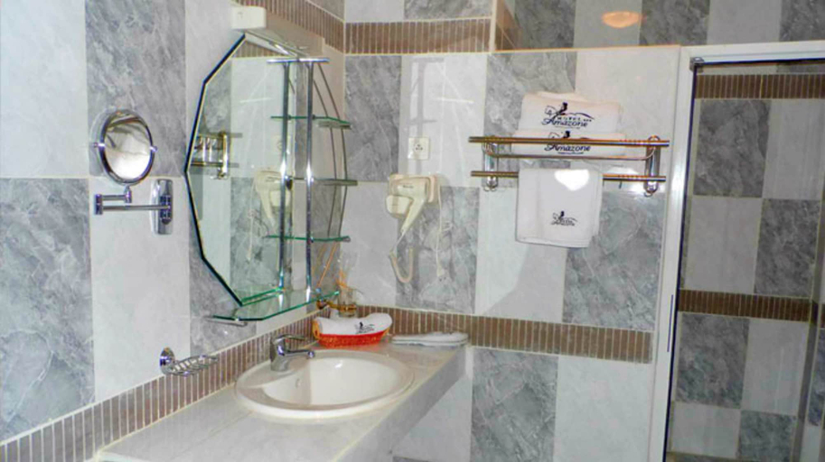 Bathroom 5, Amazone Hotel Tulear, Atsimo-Andrefana