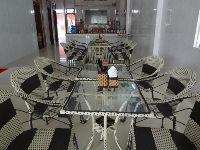 Paradise Hotel, Bố Trạch