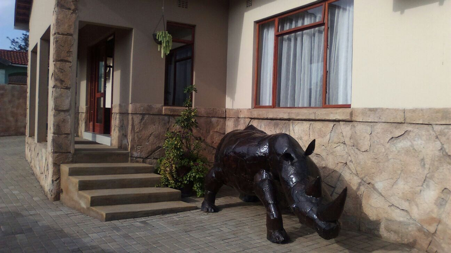 Big Five Guest House, O.R.Tambo