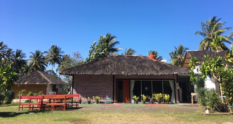 Legon Pari Beach Resort, Sukabumi