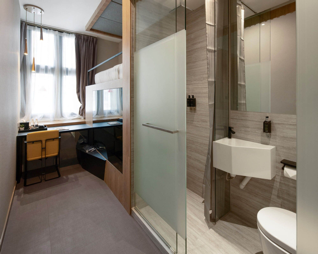 Bathroom 7