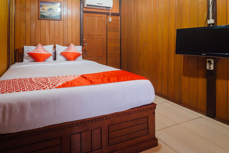 OYO 1300 Crecia Guest House, Ambon