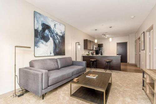 LUXURY 1BR APARTMENT l ENTERTAINMENT FREE PARK, Franklin