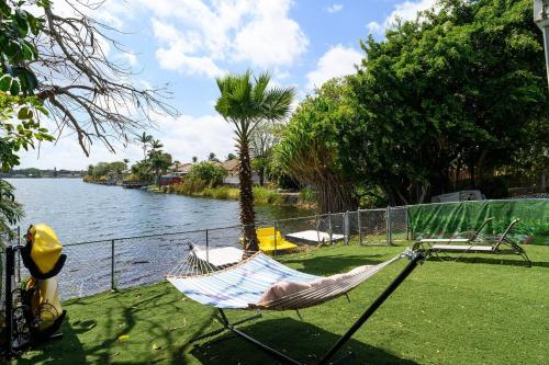 Lake Life - 3-2 Lake House with Breathtaking View, Broward