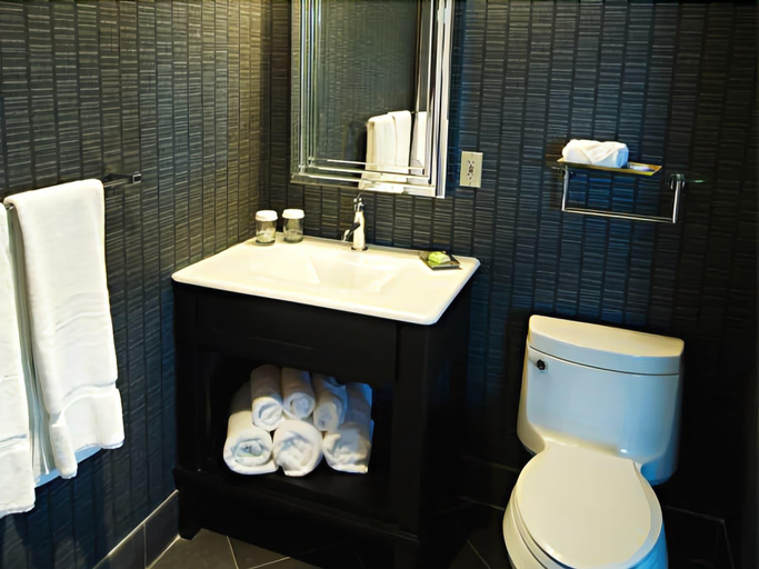 Bathroom 5, The Oyster Point Hotel, Monmouth