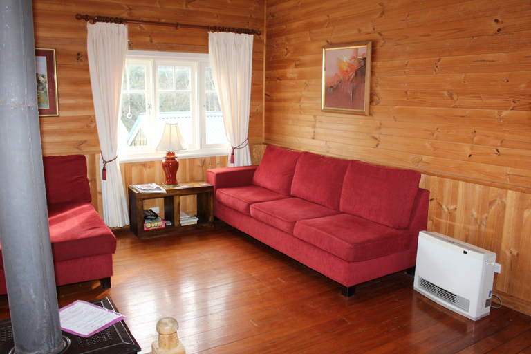 Others 4, Keira Cottage, Blue Mountains