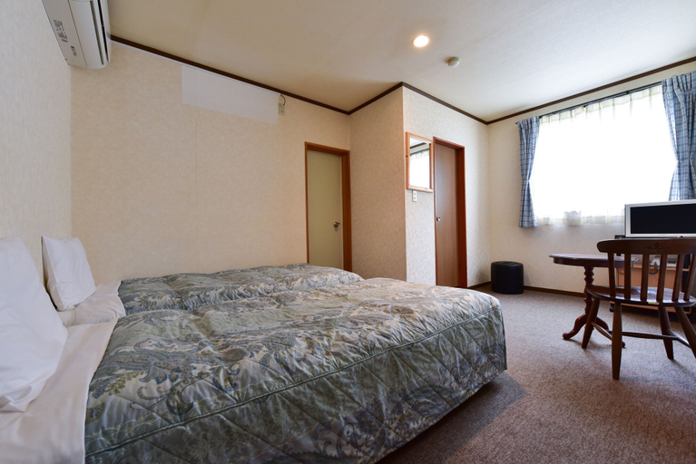 Bedroom 3, The Pageant, Nikkō