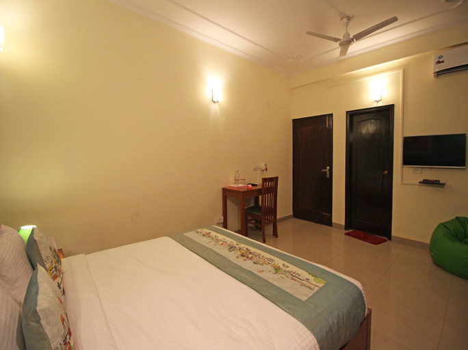 OYO Flagship 140 Noida Expressway Boulevard, Gautam Buddha Nagar