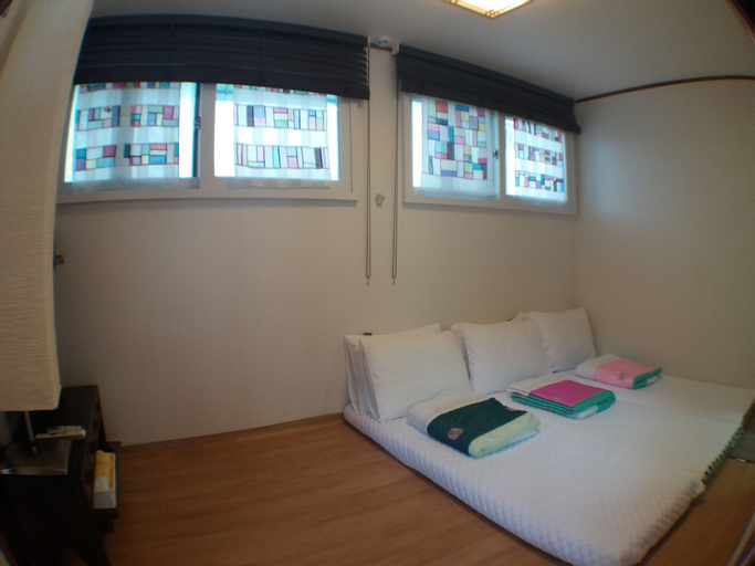 Bukchon Guesthouse, Jung