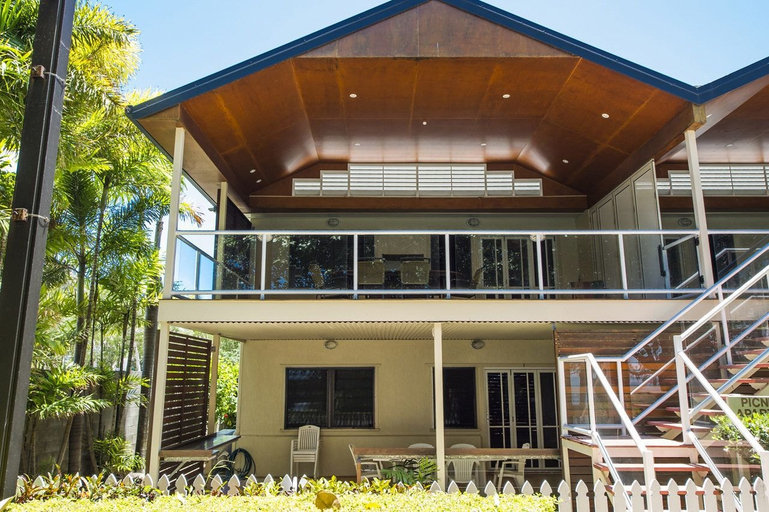 Exterior & Views, Picnic Bay Apartments Unit 3, Magnetic Island